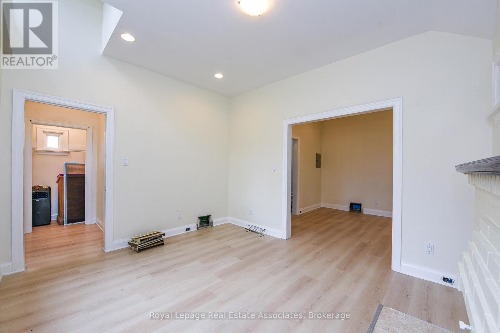 1561 Hurontario Street, Mississauga, ON