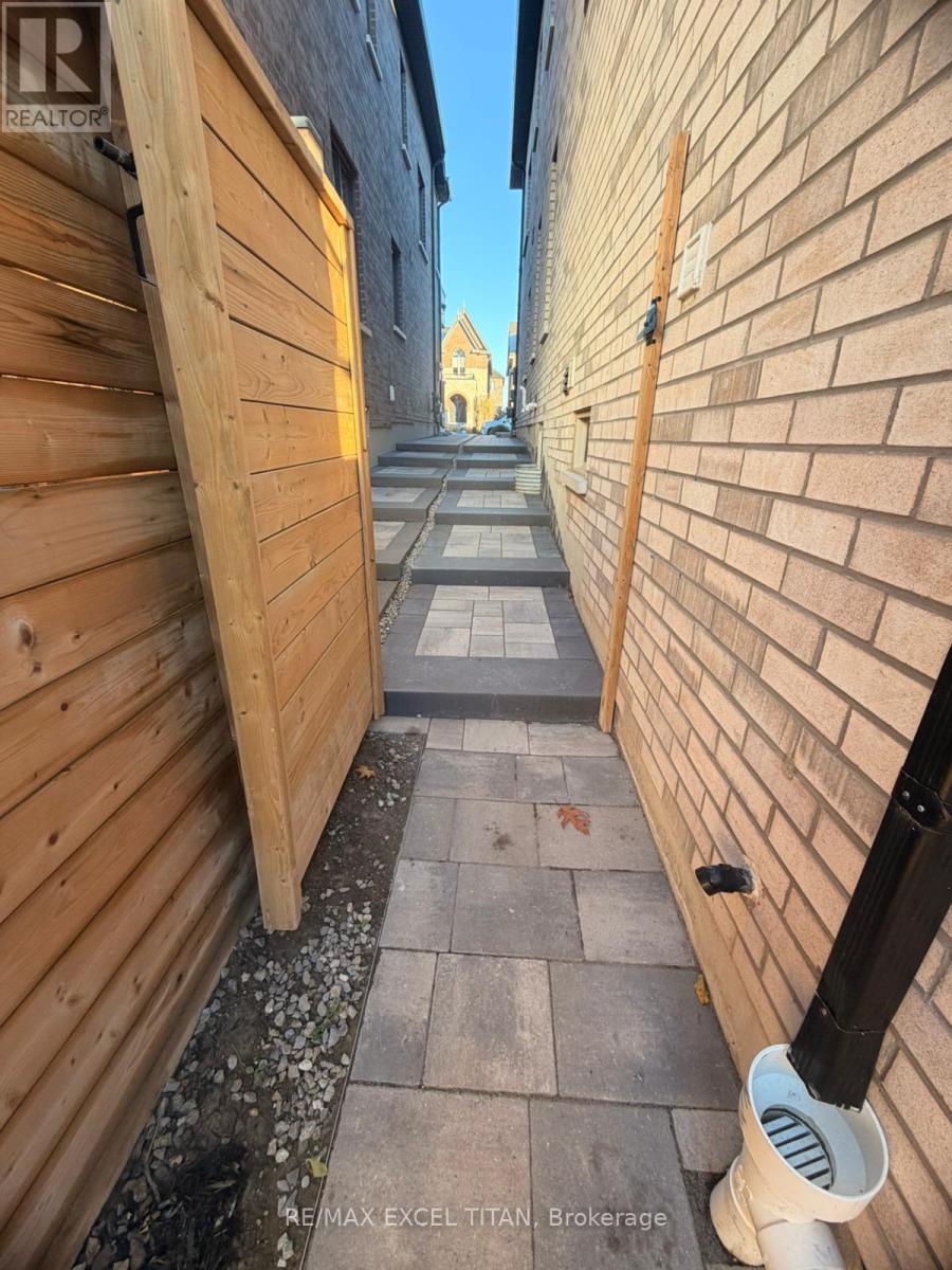 460 Mactier Drive, Vaughan, ON - Outdoor With Exterior