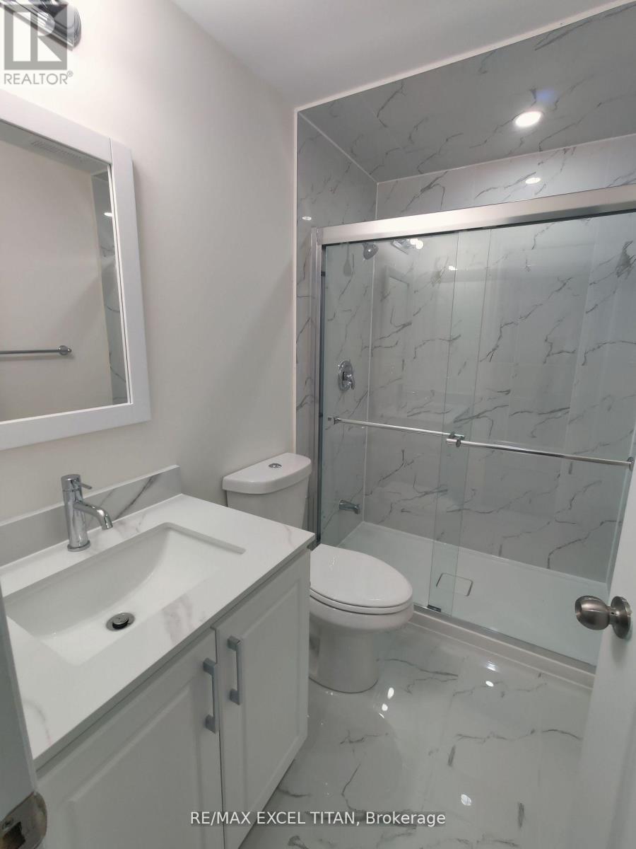 460 Mactier Drive, Vaughan, ON - Indoor Photo Showing Bathroom