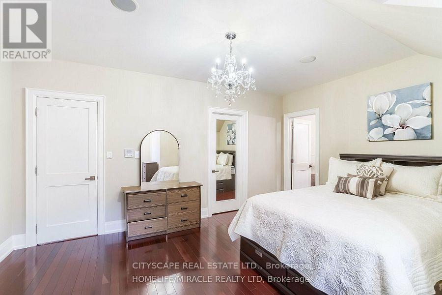 2414 Camilla Road, Mississauga, ON - Indoor Photo Showing Bedroom