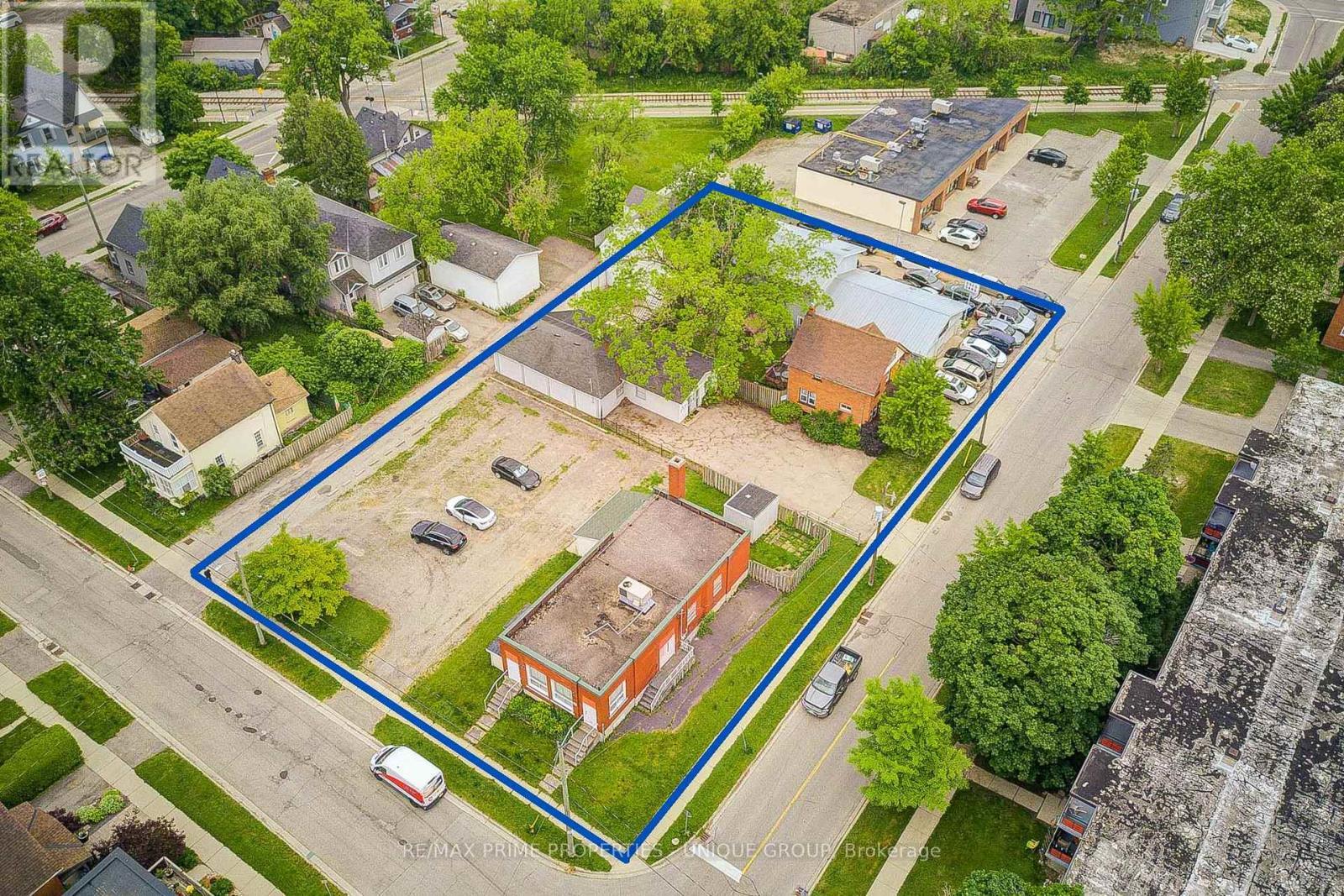 155 Ahrens Street W, Kitchener, ON