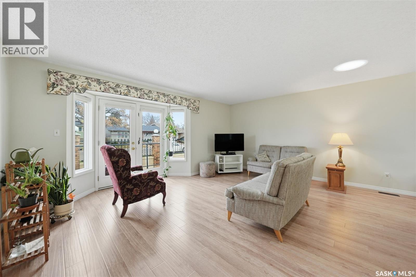 40 3415 Calder Crescent, Saskatoon, SK - Indoor