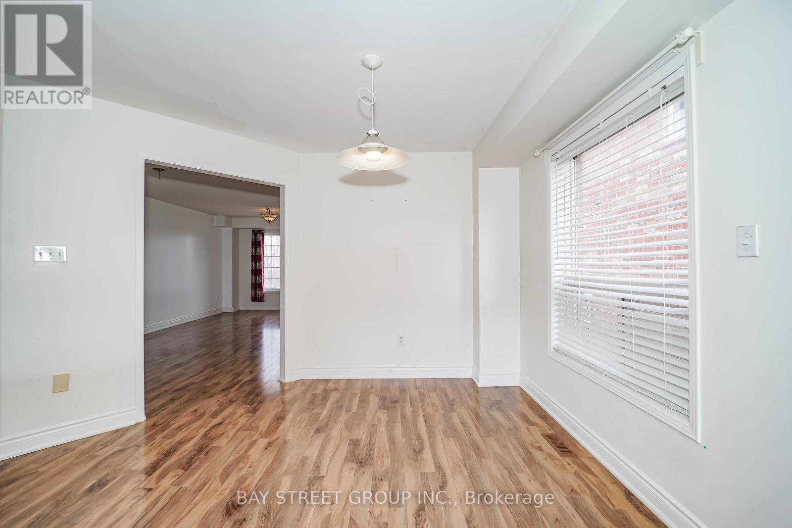 407 Hollandview Trail, Aurora, ON - Indoor Photo Showing Other Room