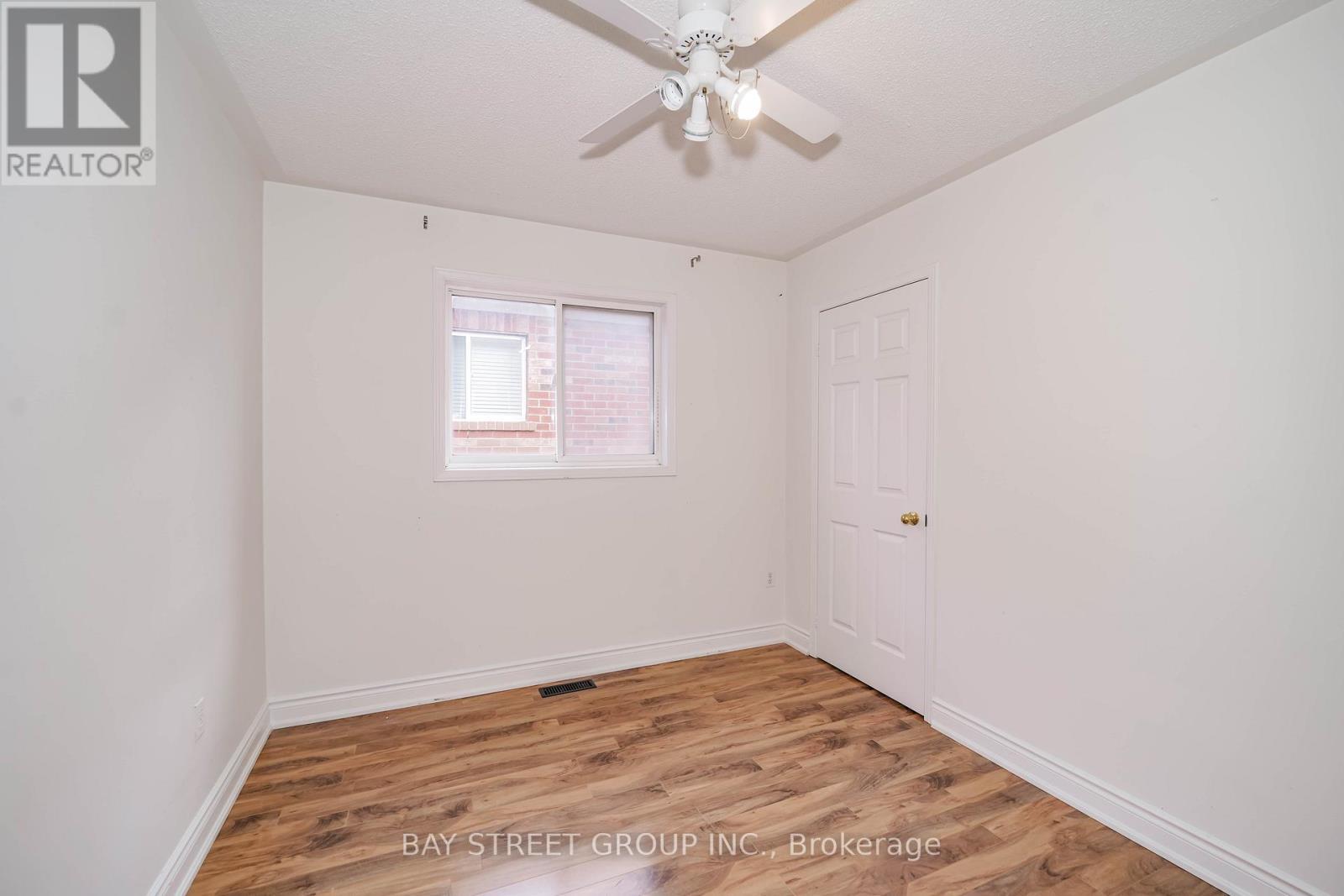 407 Hollandview Trail, Aurora, ON - Indoor Photo Showing Other Room