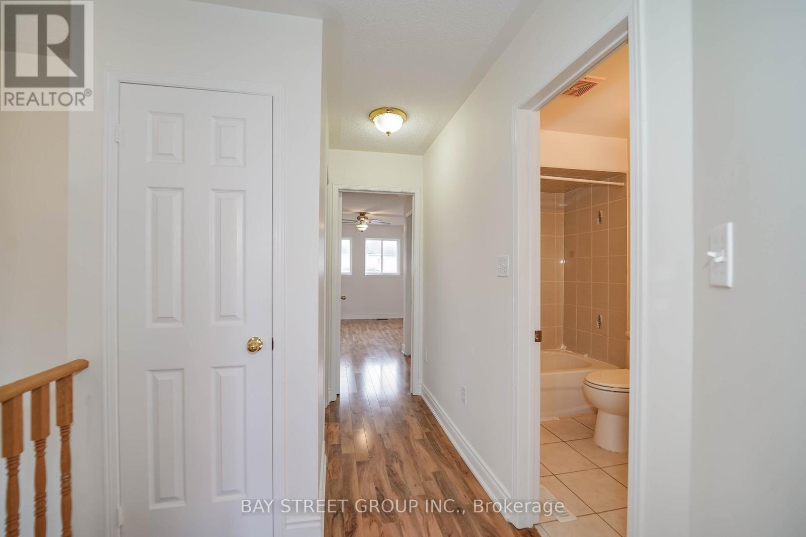 407 Hollandview Trail, Aurora, ON - Indoor Photo Showing Other Room