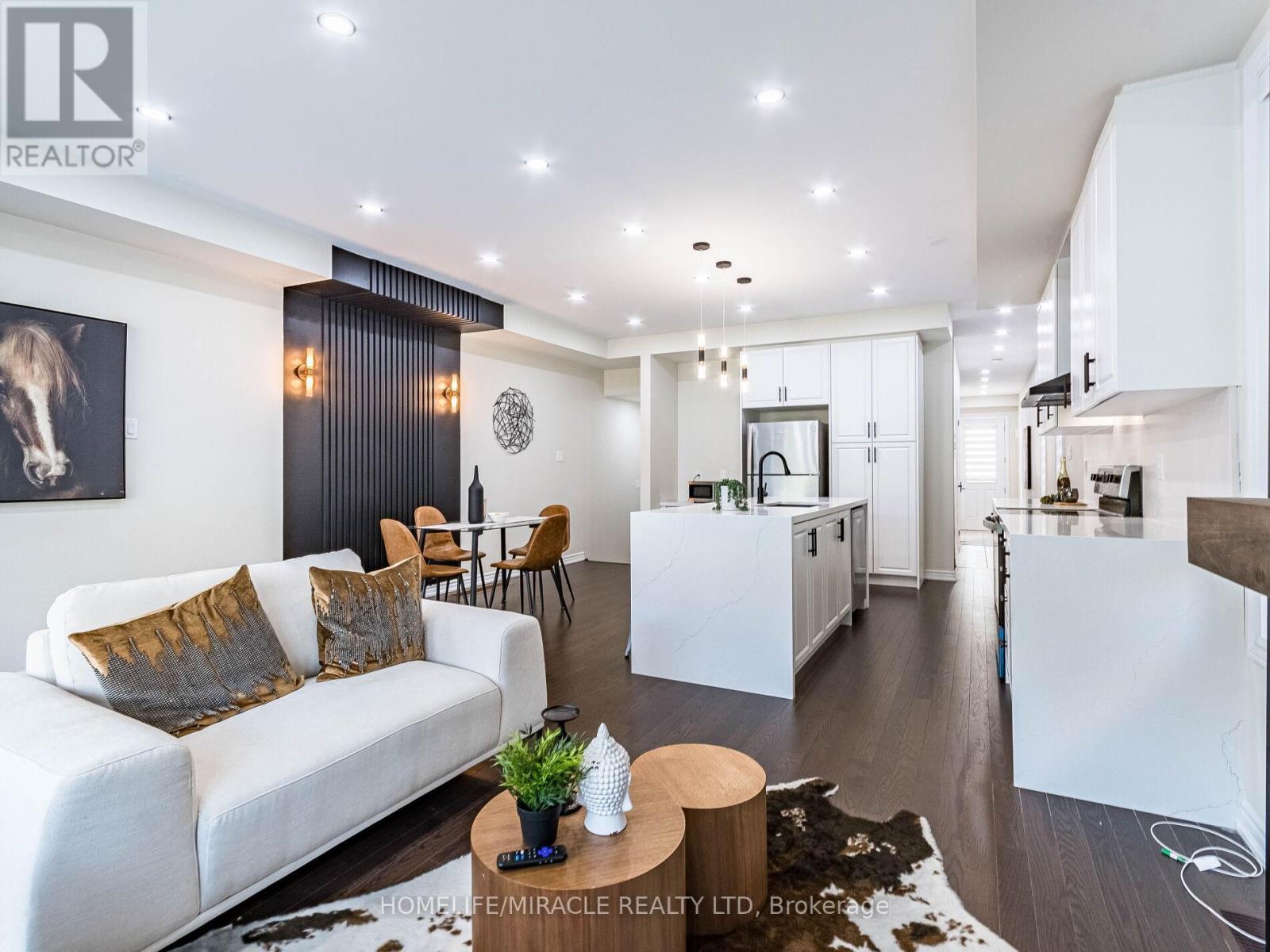 1416 Oakmont Common, Burlington, ON - Indoor Photo Showing Living Room