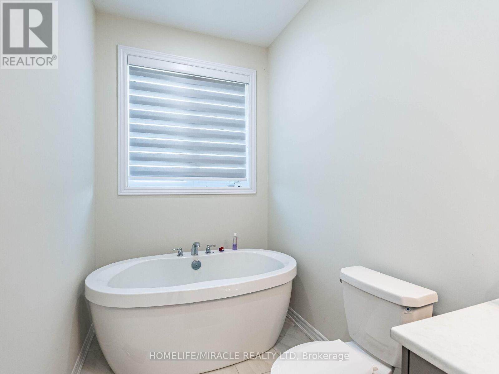 1416 Oakmont Common, Burlington, ON - Indoor Photo Showing Bathroom
