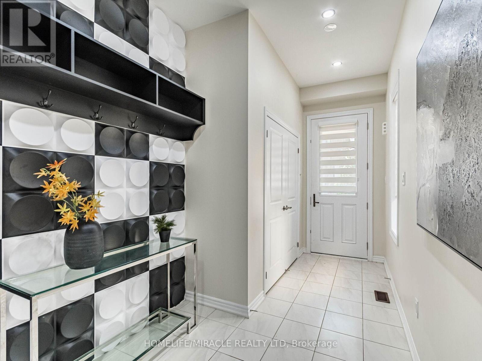 1416 Oakmont Common, Burlington, ON - Indoor Photo Showing Other Room