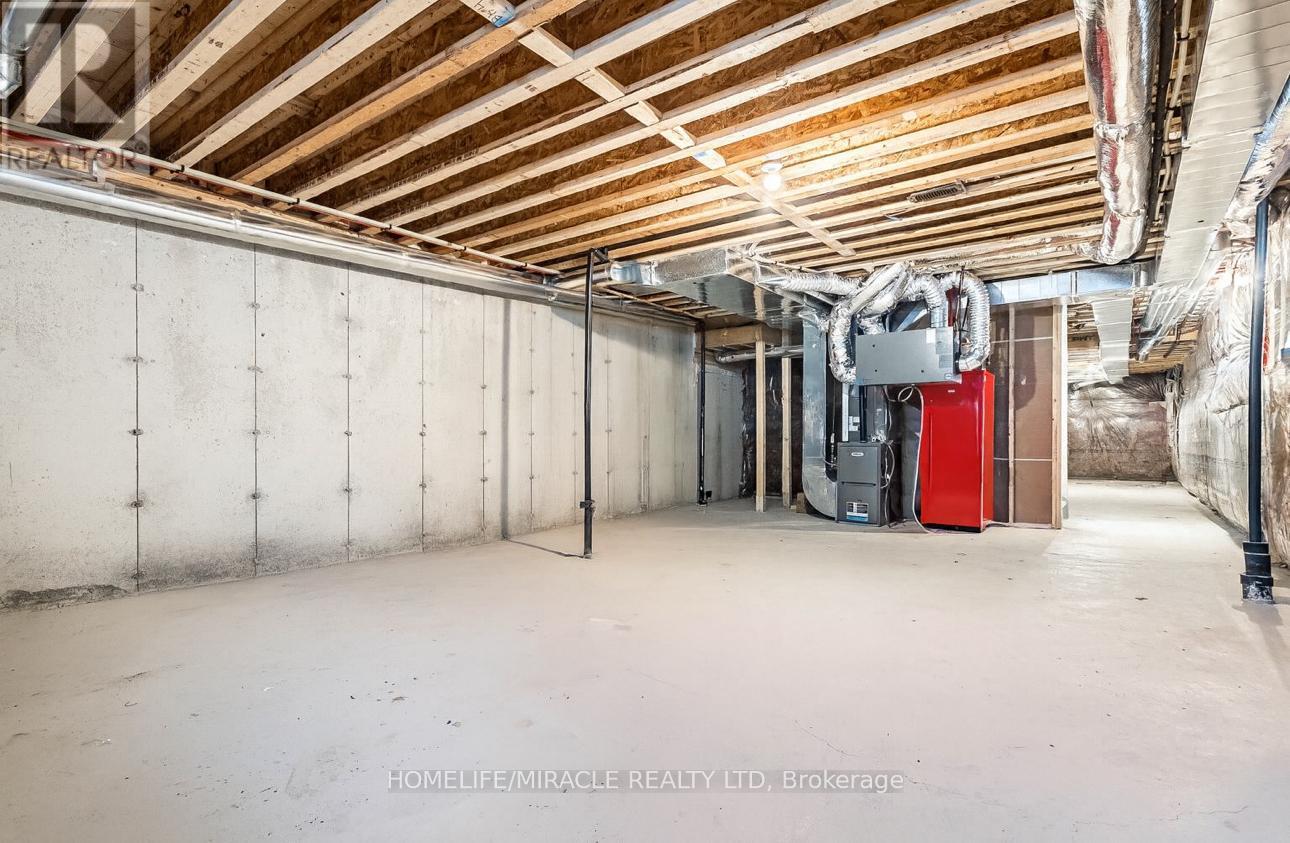 1416 Oakmont Common, Burlington, ON - Indoor Photo Showing Basement