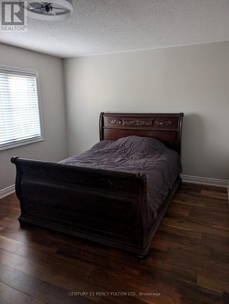 71 Barchester Crescent, Whitby, ON - Indoor Photo Showing Bedroom