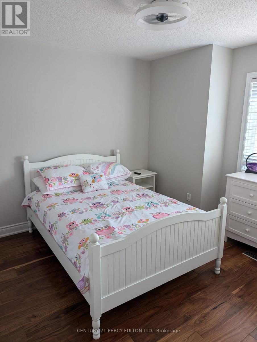 71 Barchester Crescent, Whitby, ON - Indoor Photo Showing Bedroom