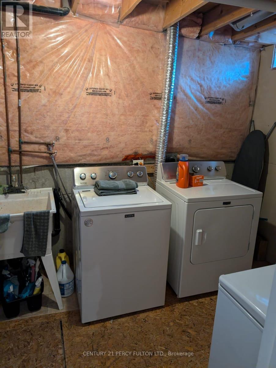 71 Barchester Crescent, Whitby, ON - Indoor Photo Showing Laundry Room