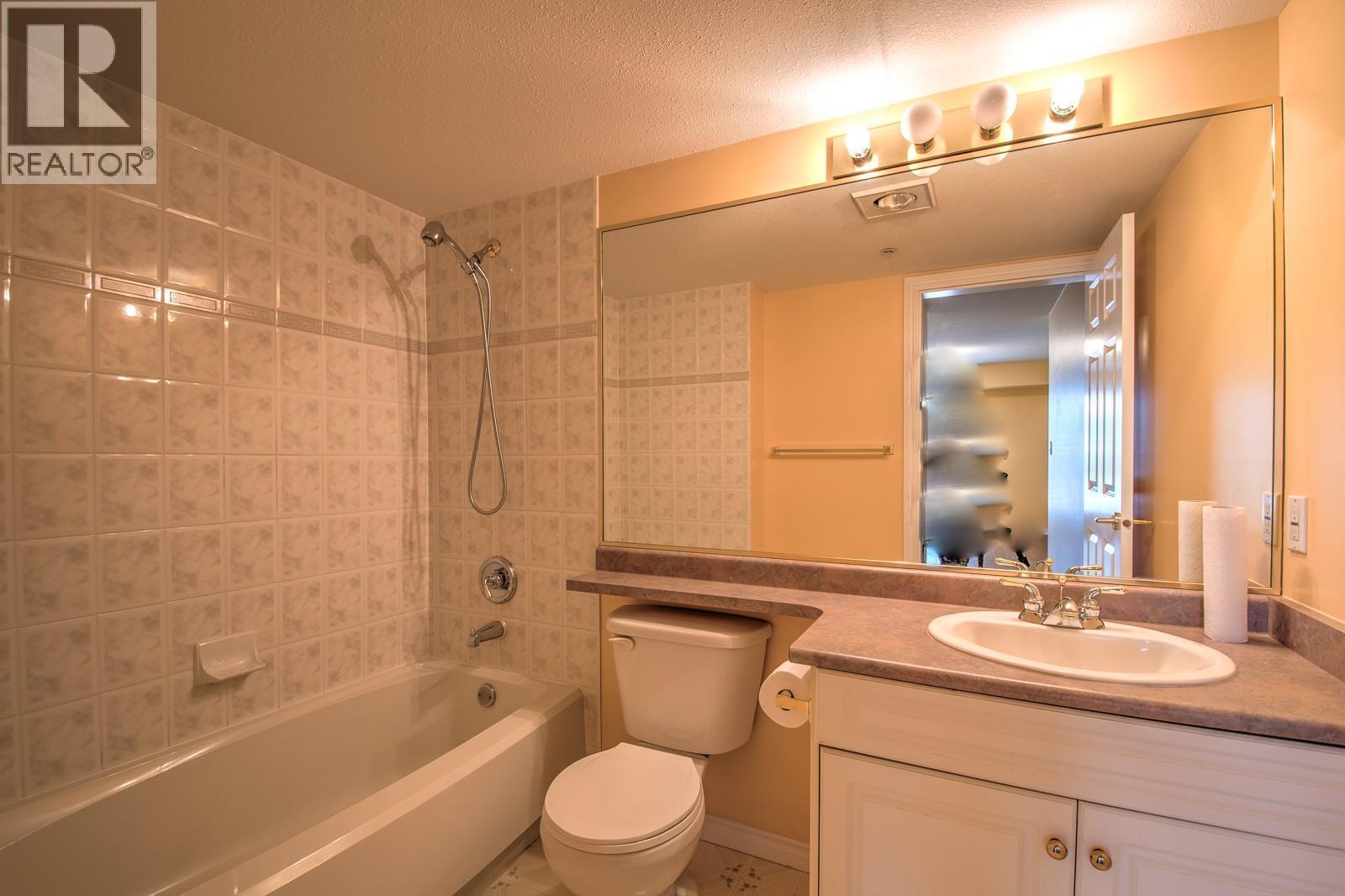 3220 Centennial Drive Unit# 109, Vernon, BC - Indoor Photo Showing Bathroom