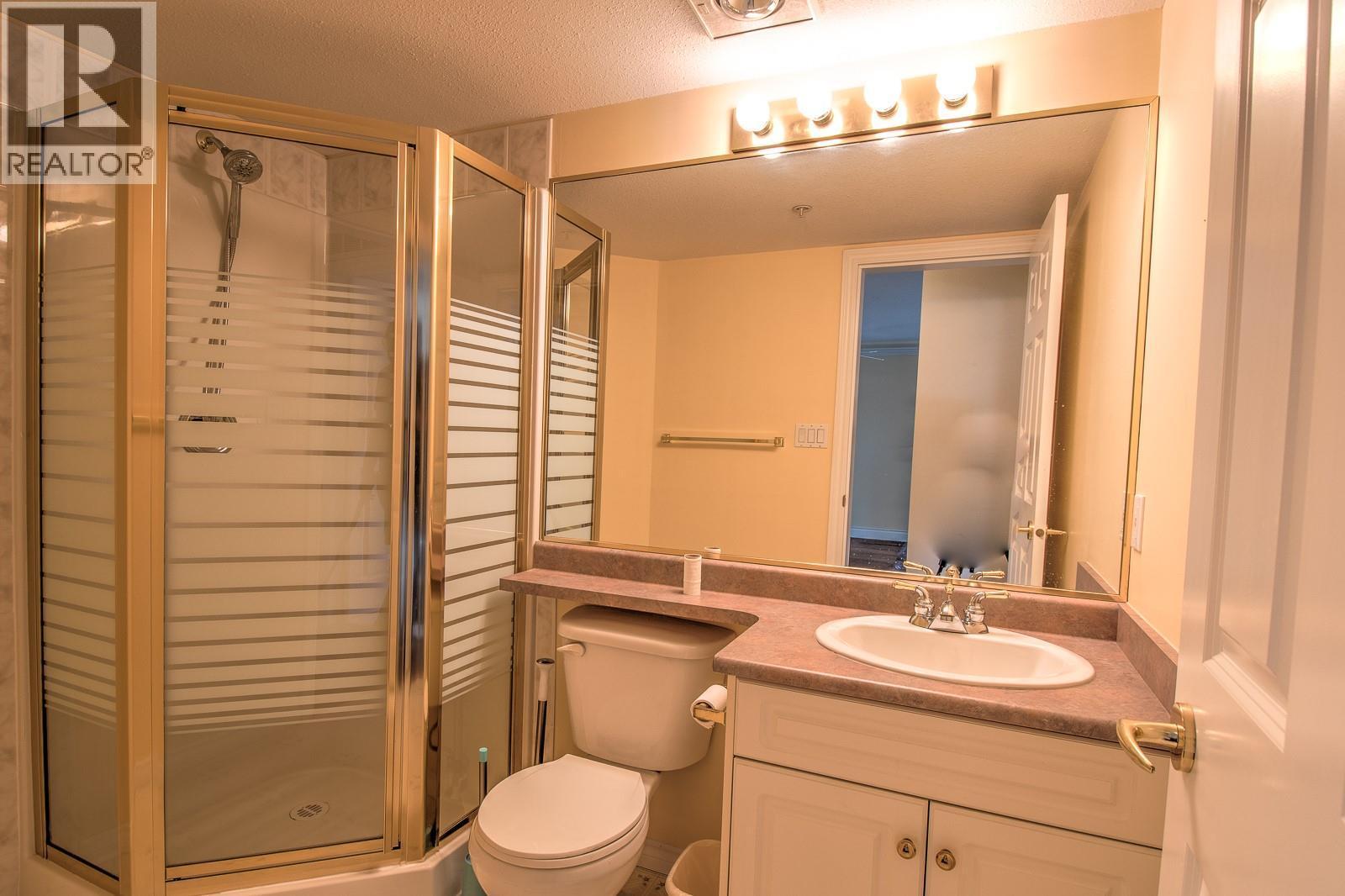 3220 Centennial Drive Unit# 109, Vernon, BC - Indoor Photo Showing Bathroom