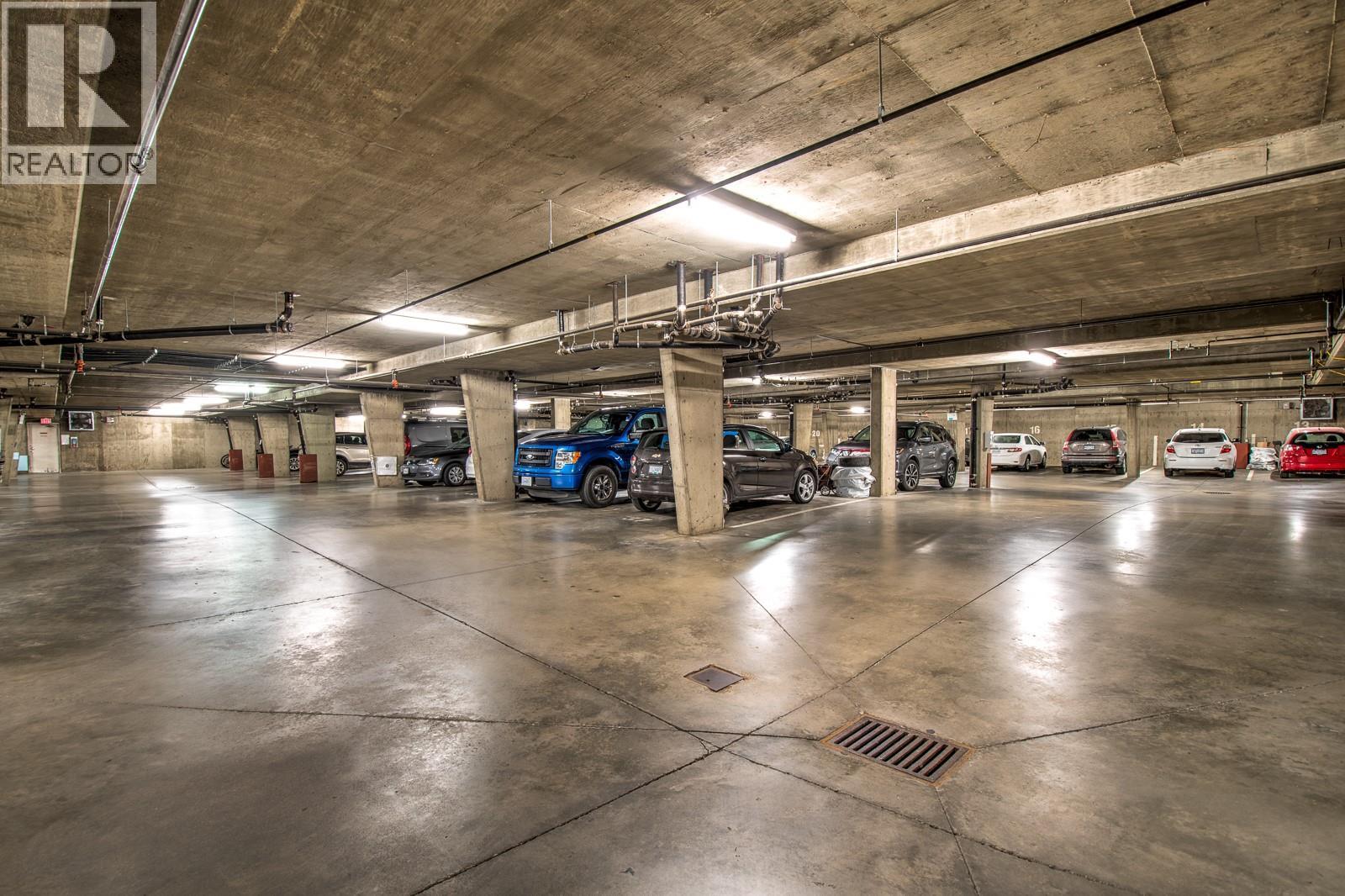 3220 Centennial Drive Unit# 109, Vernon, BC - Indoor Photo Showing Garage