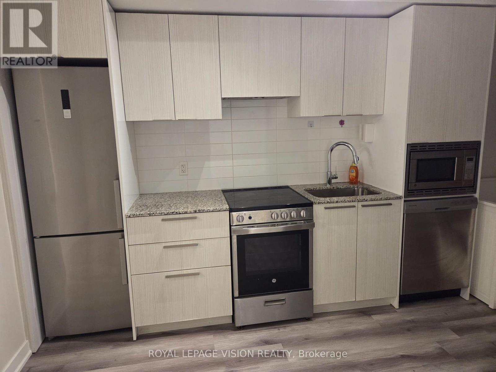 2003 - 501 Yonge Street, Toronto, ON - Indoor Photo Showing Kitchen