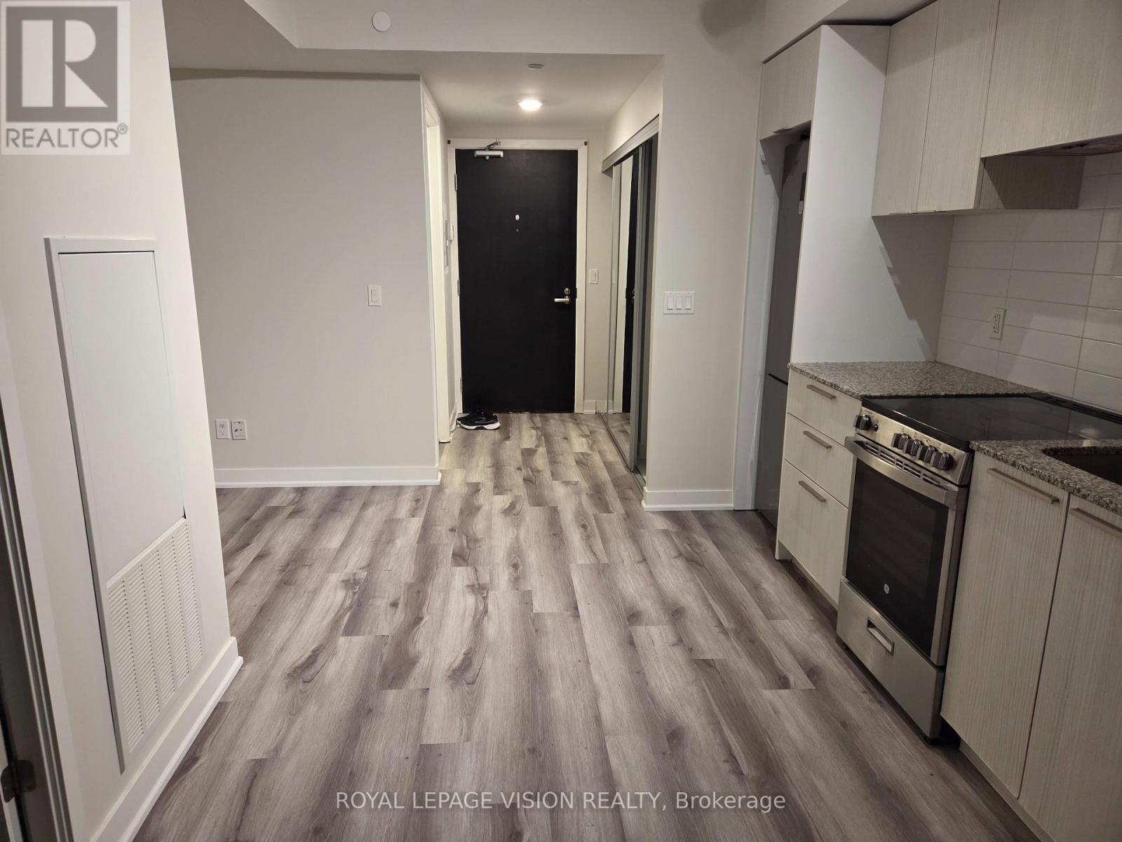 2003 - 501 Yonge Street, Toronto, ON - Indoor Photo Showing Kitchen