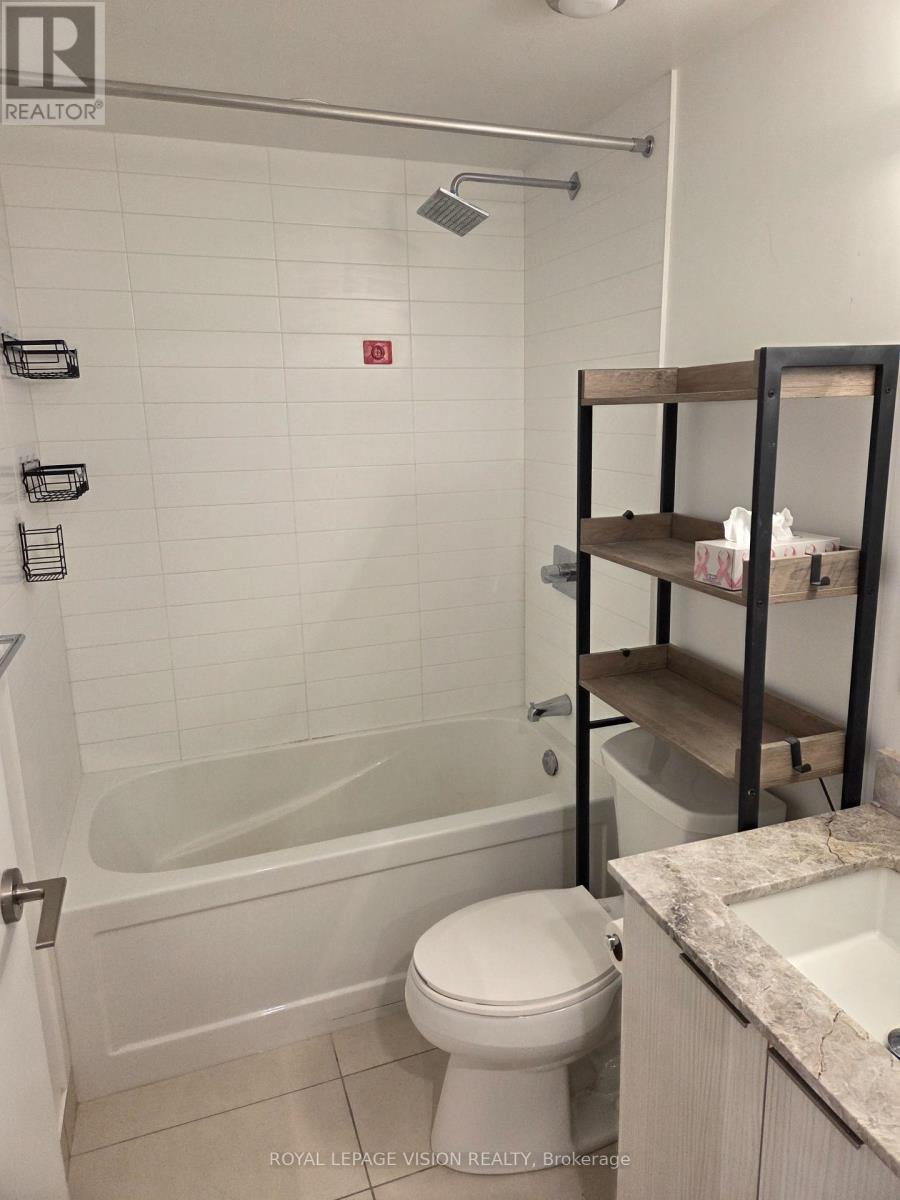 2003 - 501 Yonge Street, Toronto, ON - Indoor Photo Showing Bathroom