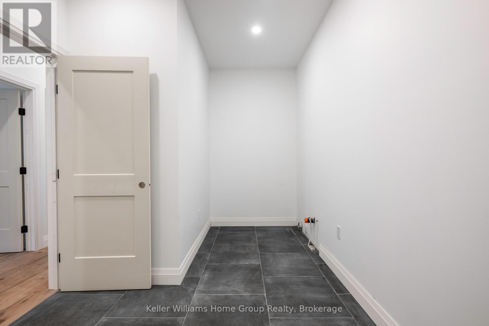 537266 Main Street, Melancthon, ON - Indoor Photo Showing Other Room