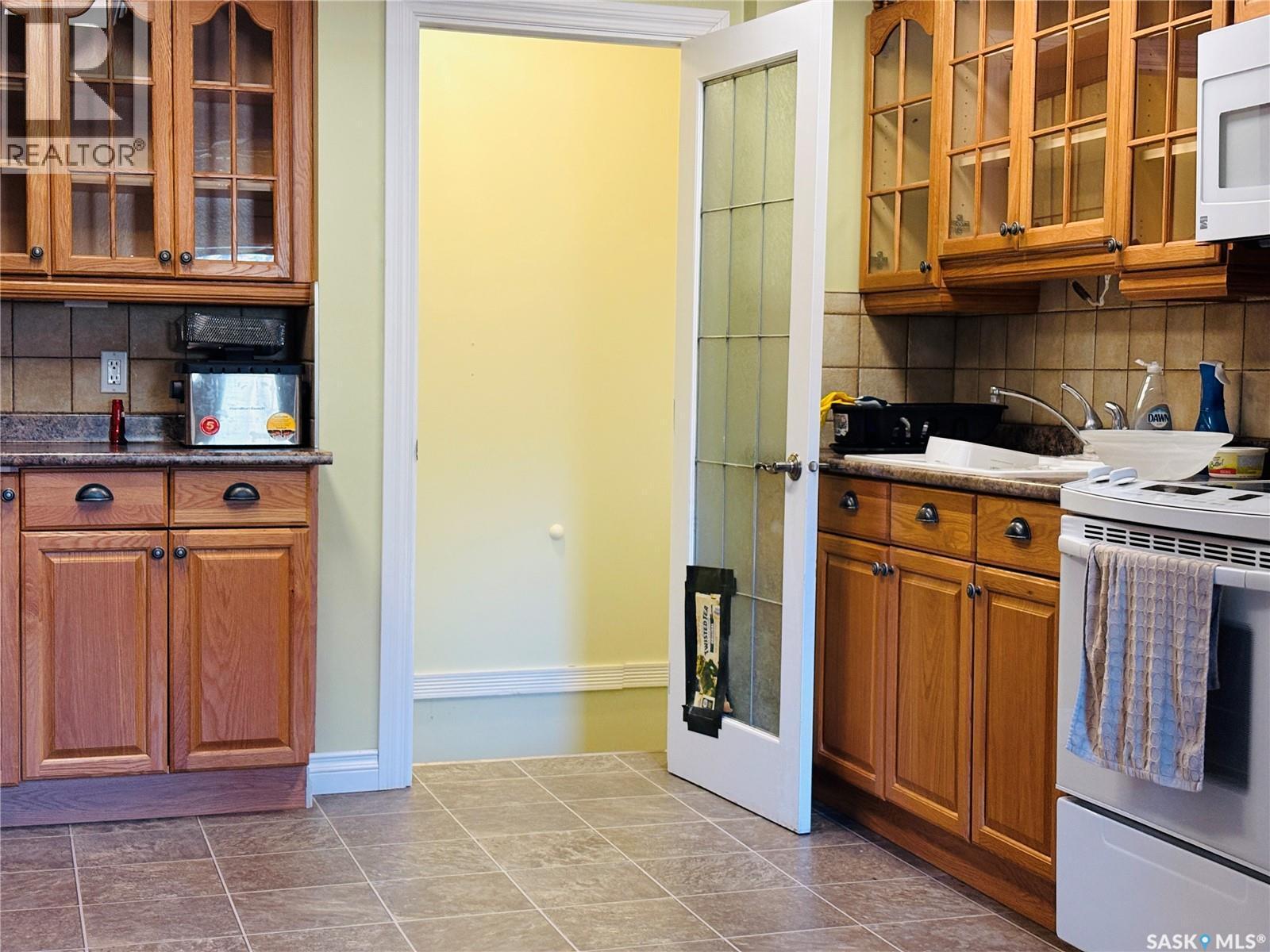 117 King Street, Stewart Valley, SK - Indoor Photo Showing Kitchen