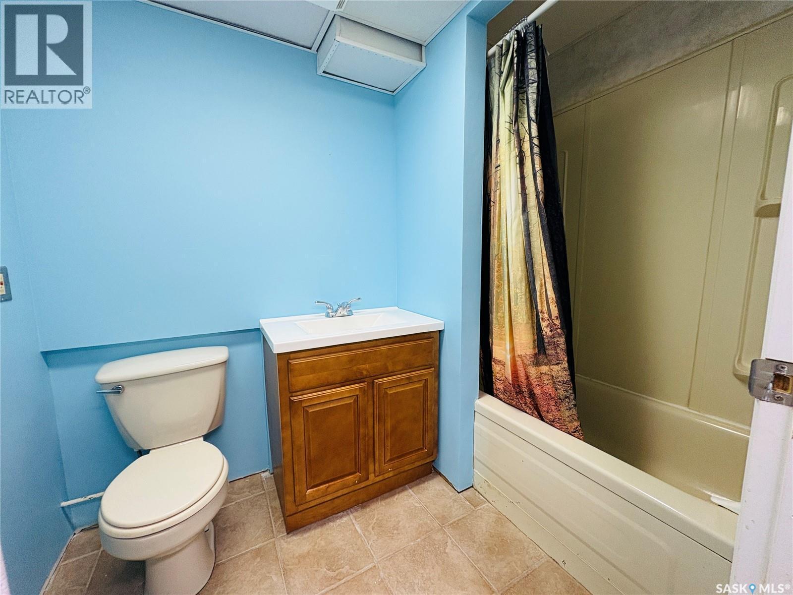 117 King Street, Stewart Valley, SK - Indoor Photo Showing Bathroom