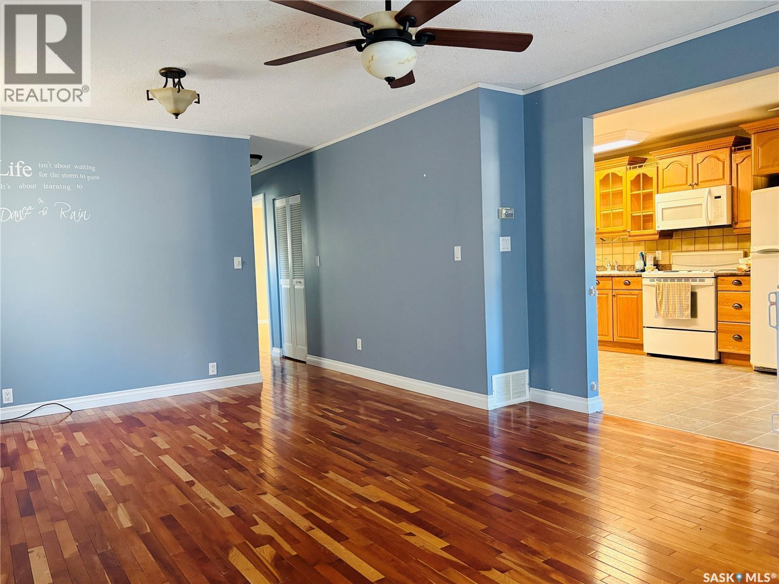 117 King Street, Stewart Valley, SK - Indoor