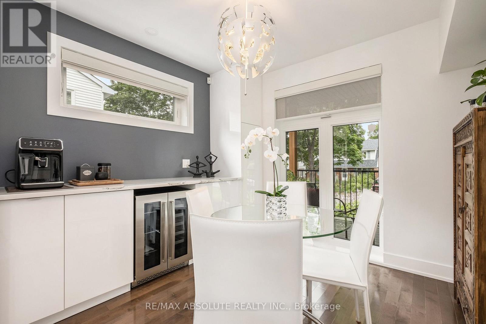 160 Begonia Avenue, Ottawa, ON - Indoor