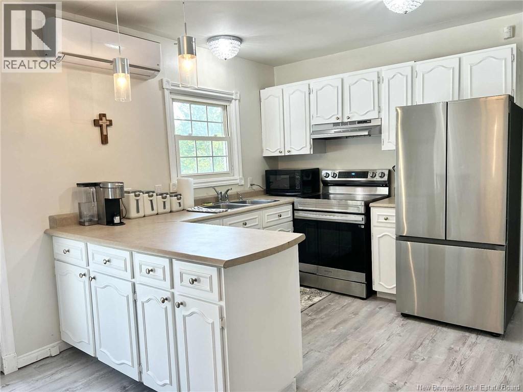 7781 Rte 117, Black River Bridge, NB - Indoor Photo Showing Kitchen With Stainless Steel Kitchen With Double Sink