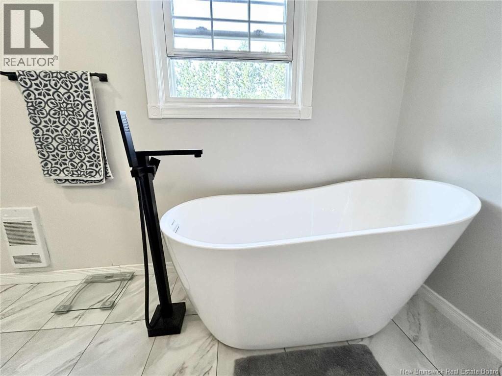 7781 Rte 117, Black River Bridge, NB - Indoor Photo Showing Bathroom