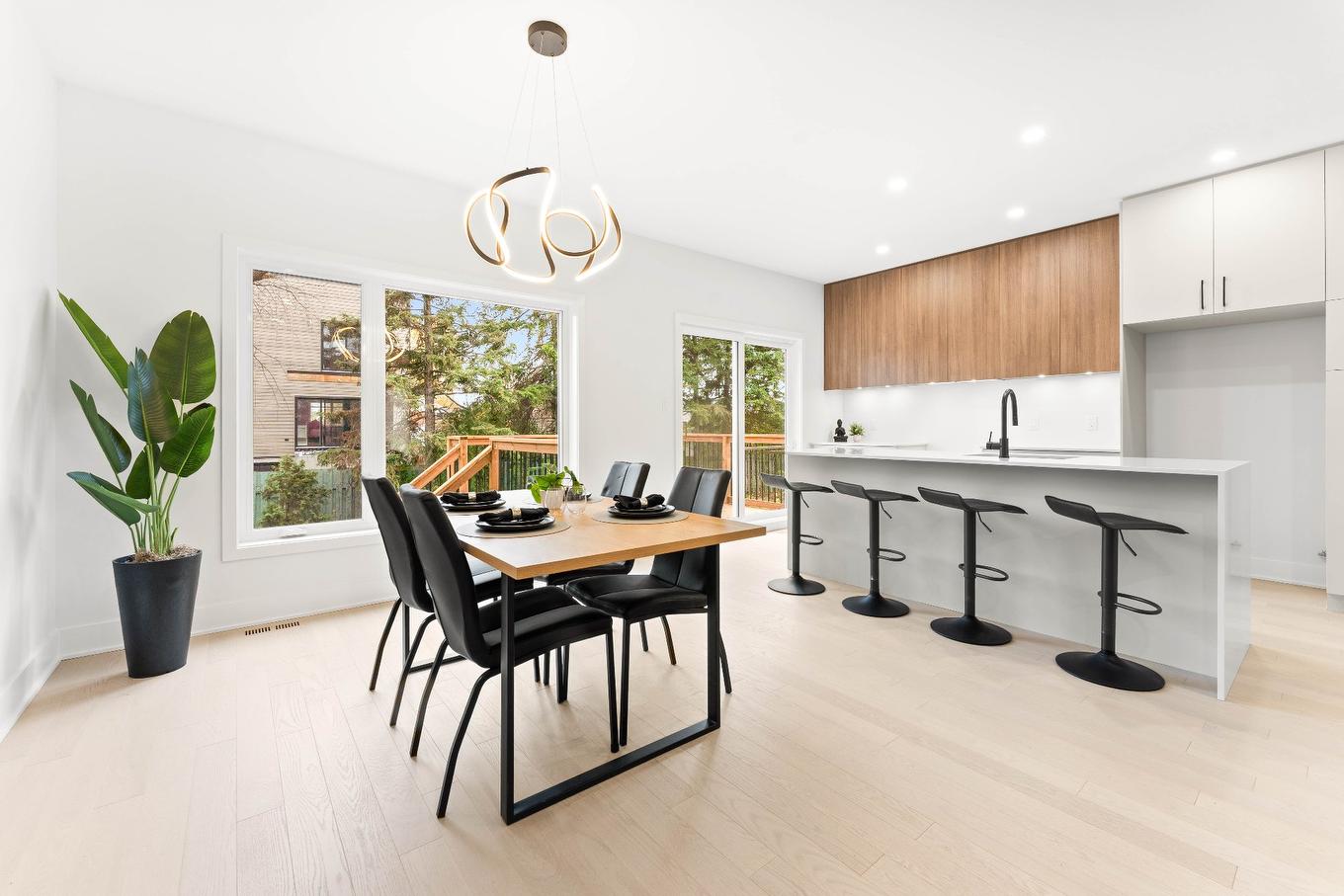 Dining room - 7 Rue Lavigne, Boisbriand, QC - Indoor Photo Showing Dining Room