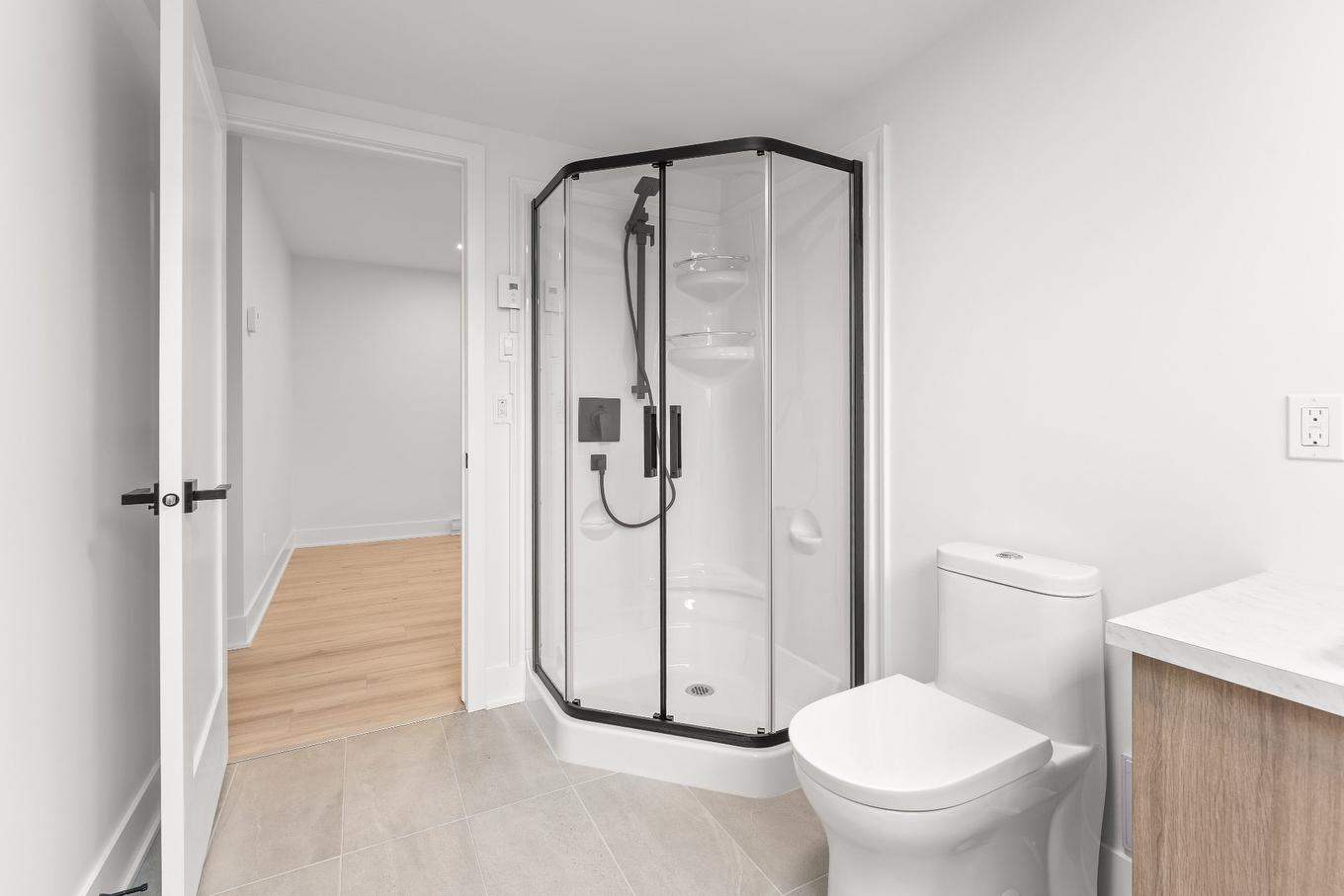 Bathroom - 7 Rue Lavigne, Boisbriand, QC - Indoor Photo Showing Bathroom