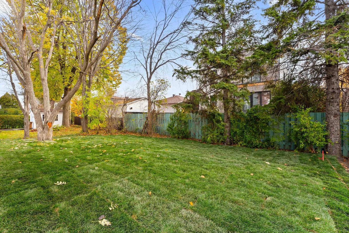 Backyard - 7 Rue Lavigne, Boisbriand, QC - Outdoor