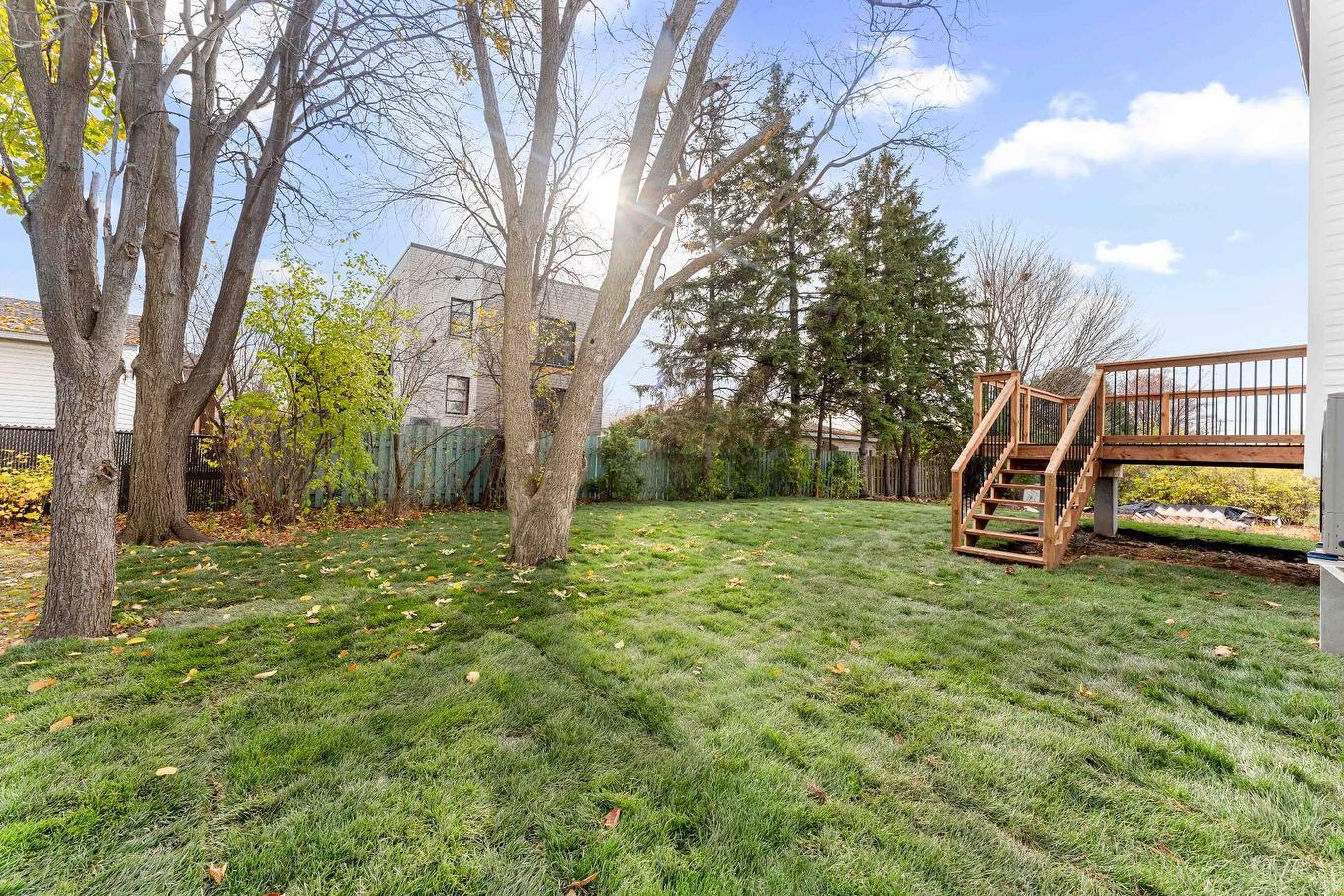 Backyard - 7 Rue Lavigne, Boisbriand, QC - Outdoor