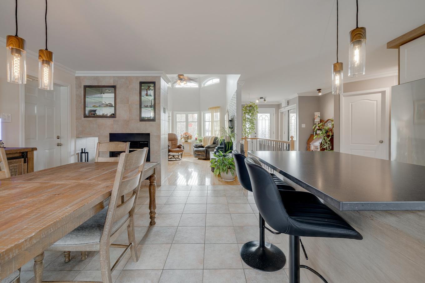 Vue d'ensemble - 900 Rue Vauquelin, Neuville, QC - Indoor Photo Showing Dining Room