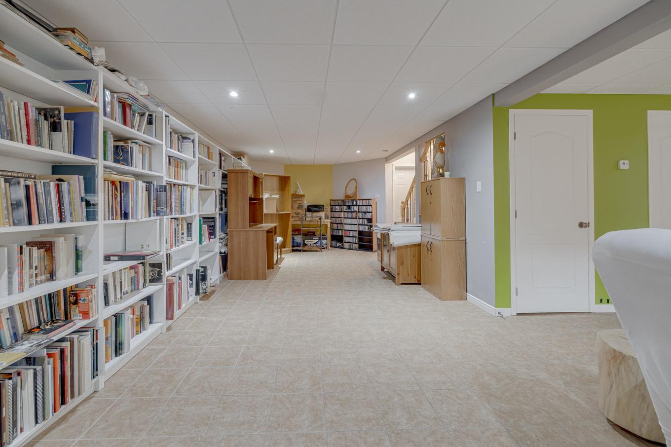 Salle familiale - 900 Rue Vauquelin, Neuville, QC - Indoor