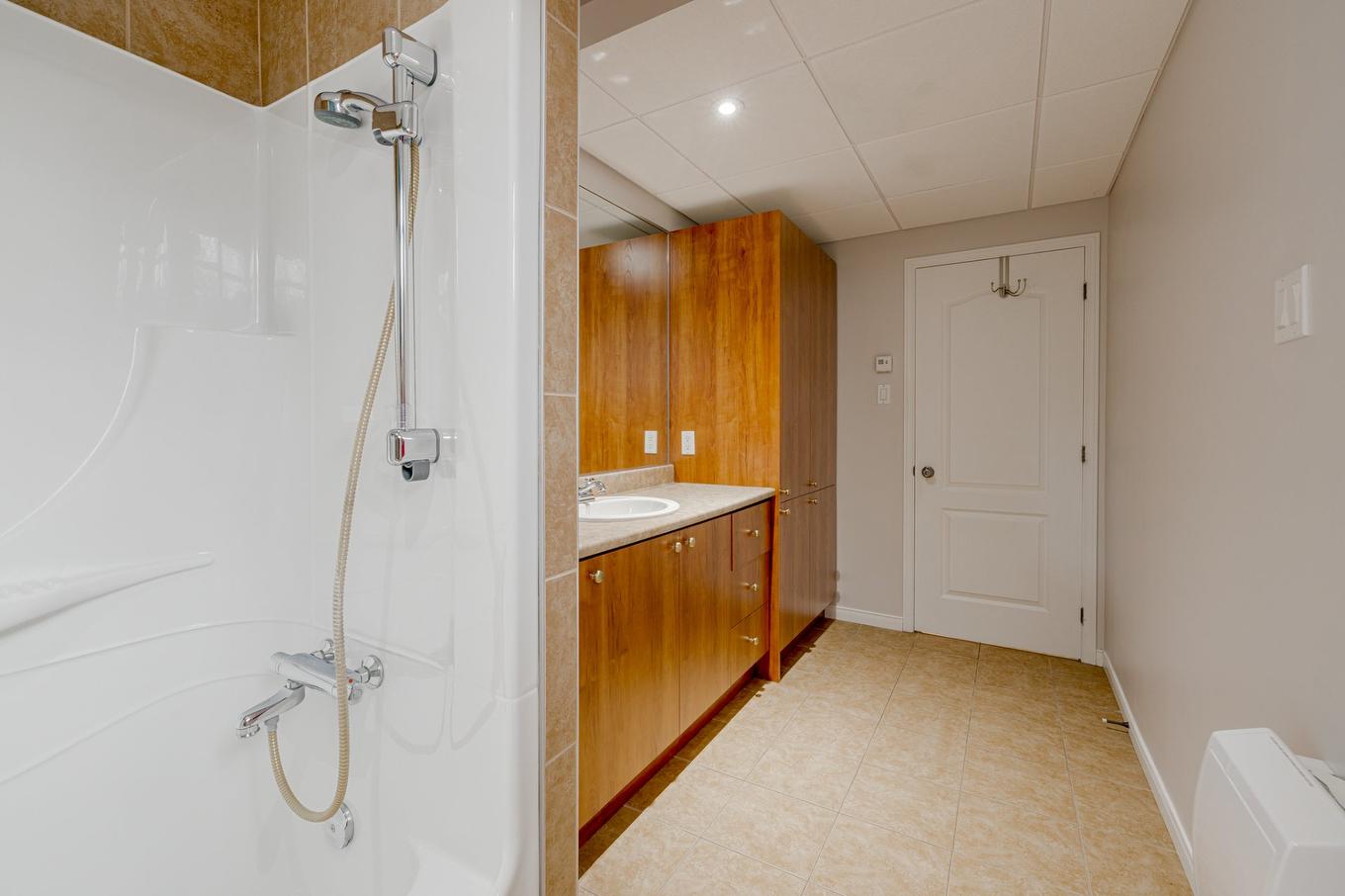 Salle de bains - 900 Rue Vauquelin, Neuville, QC - Indoor Photo Showing Bathroom