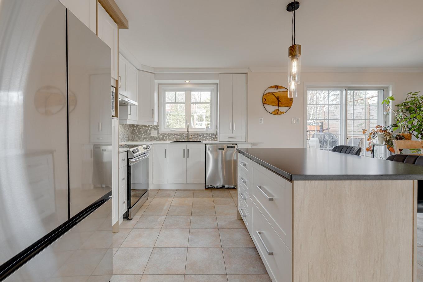 Cuisine - 900 Rue Vauquelin, Neuville, QC - Indoor Photo Showing Kitchen With Upgraded Kitchen