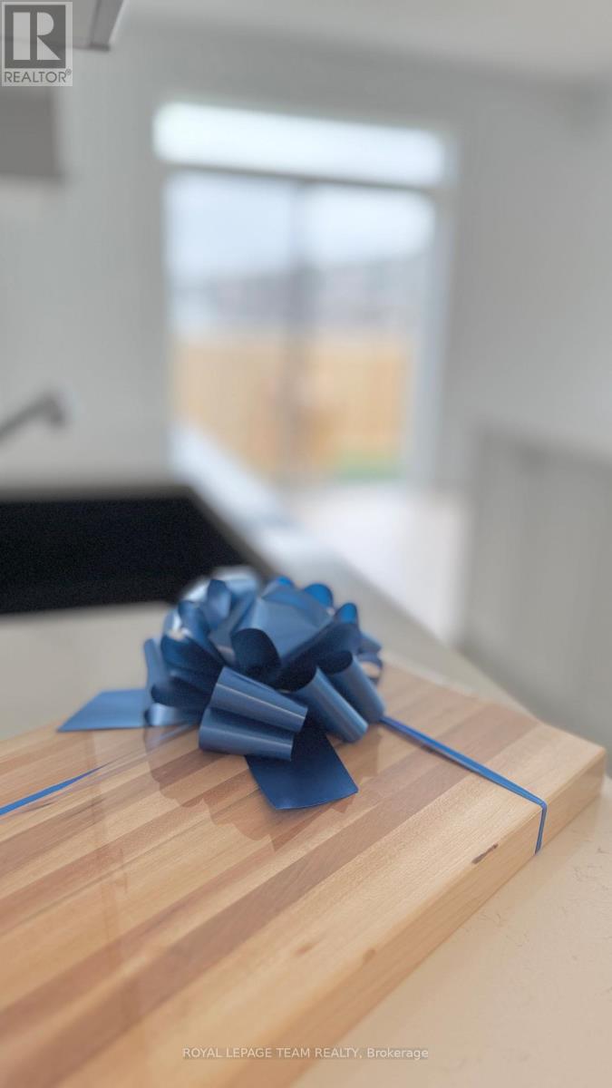 122 Tonic Crescent, Ottawa, ON - Indoor Photo Showing Other Room