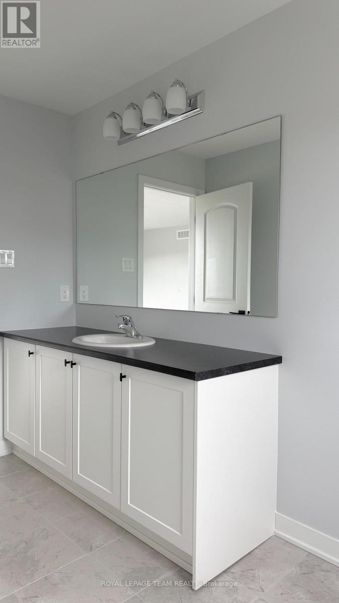 122 Tonic Crescent, Ottawa, ON - Indoor