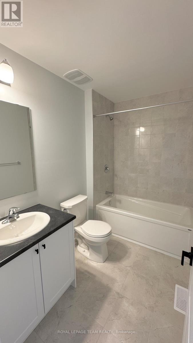 122 Tonic Crescent, Ottawa, ON - Indoor Photo Showing Bathroom
