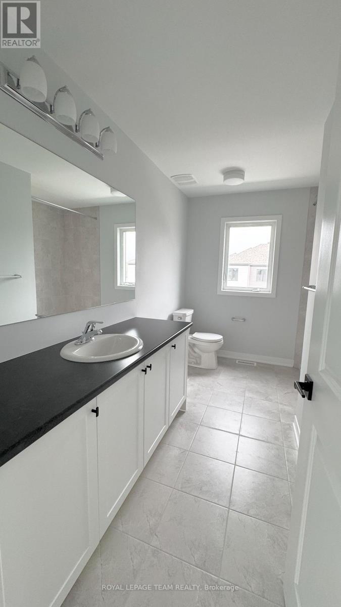 122 Tonic Crescent, Ottawa, ON - Indoor Photo Showing Bathroom
