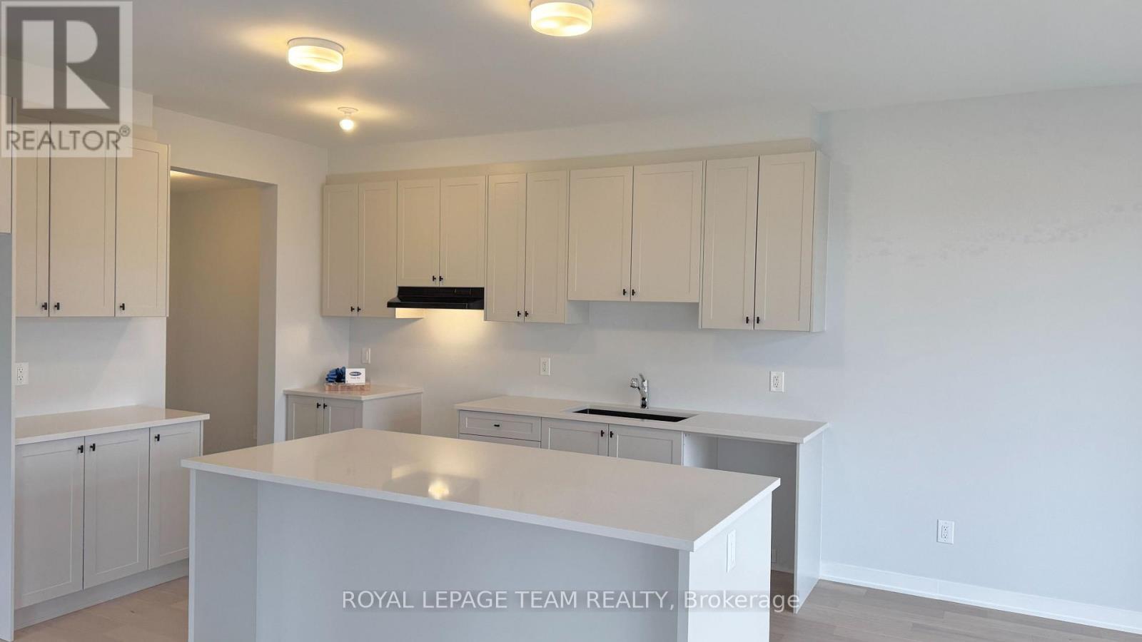 122 Tonic Crescent, Ottawa, ON - Indoor Photo Showing Kitchen