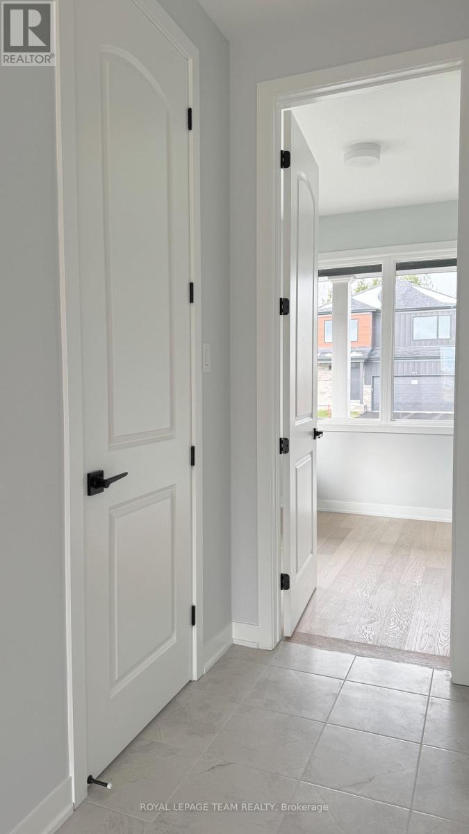 122 Tonic Crescent, Ottawa, ON - Indoor Photo Showing Other Room