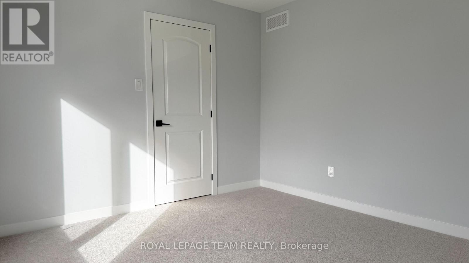 122 Tonic Crescent, Ottawa, ON - Indoor Photo Showing Other Room