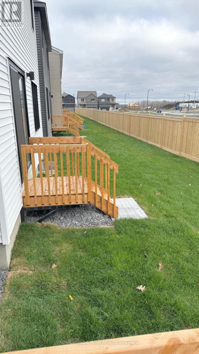 122 Tonic Crescent, Ottawa, ON - Outdoor With Deck Patio Veranda