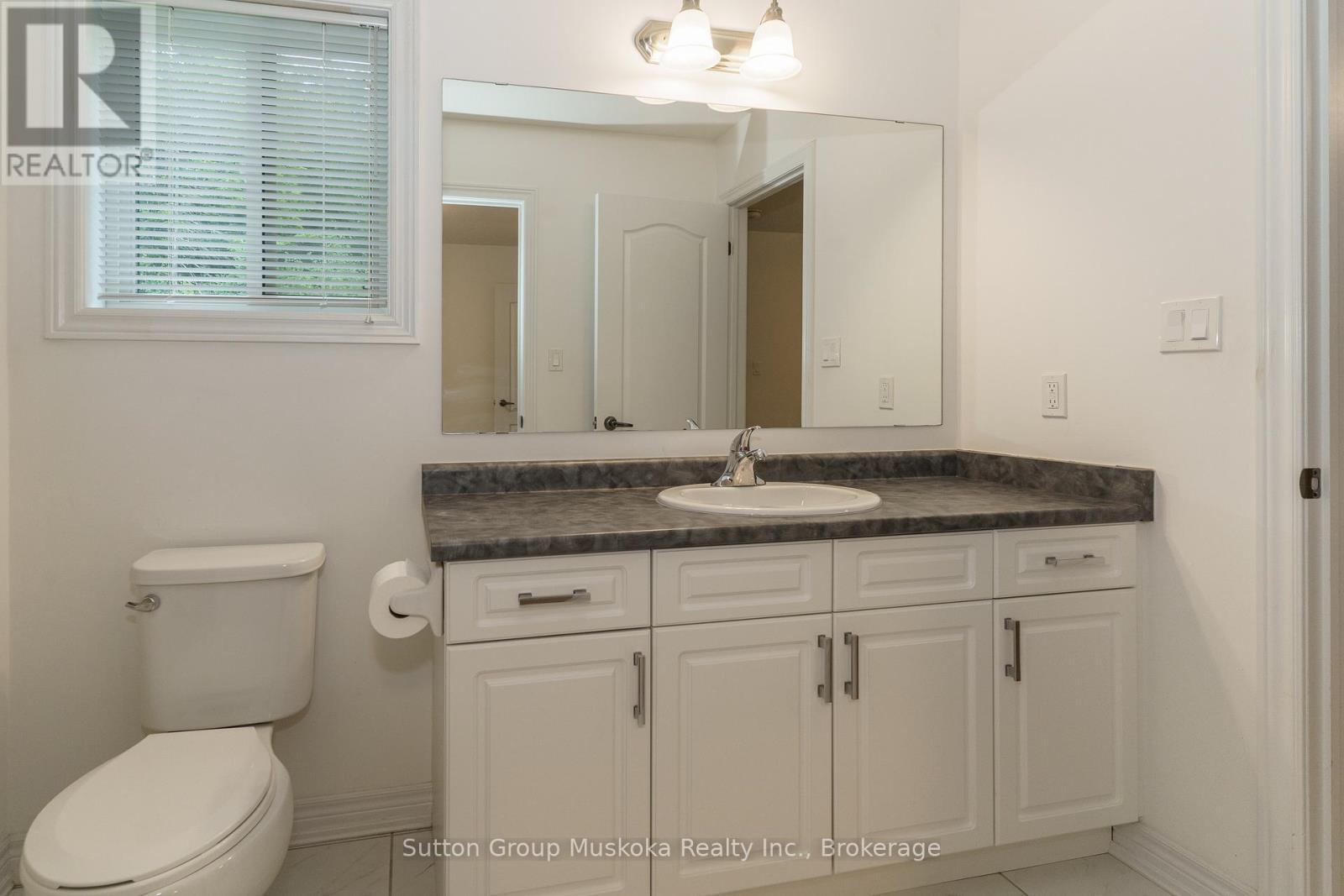 14 Braeside Crescent, Huntsville (Chaffey), ON - Indoor Photo Showing Bathroom