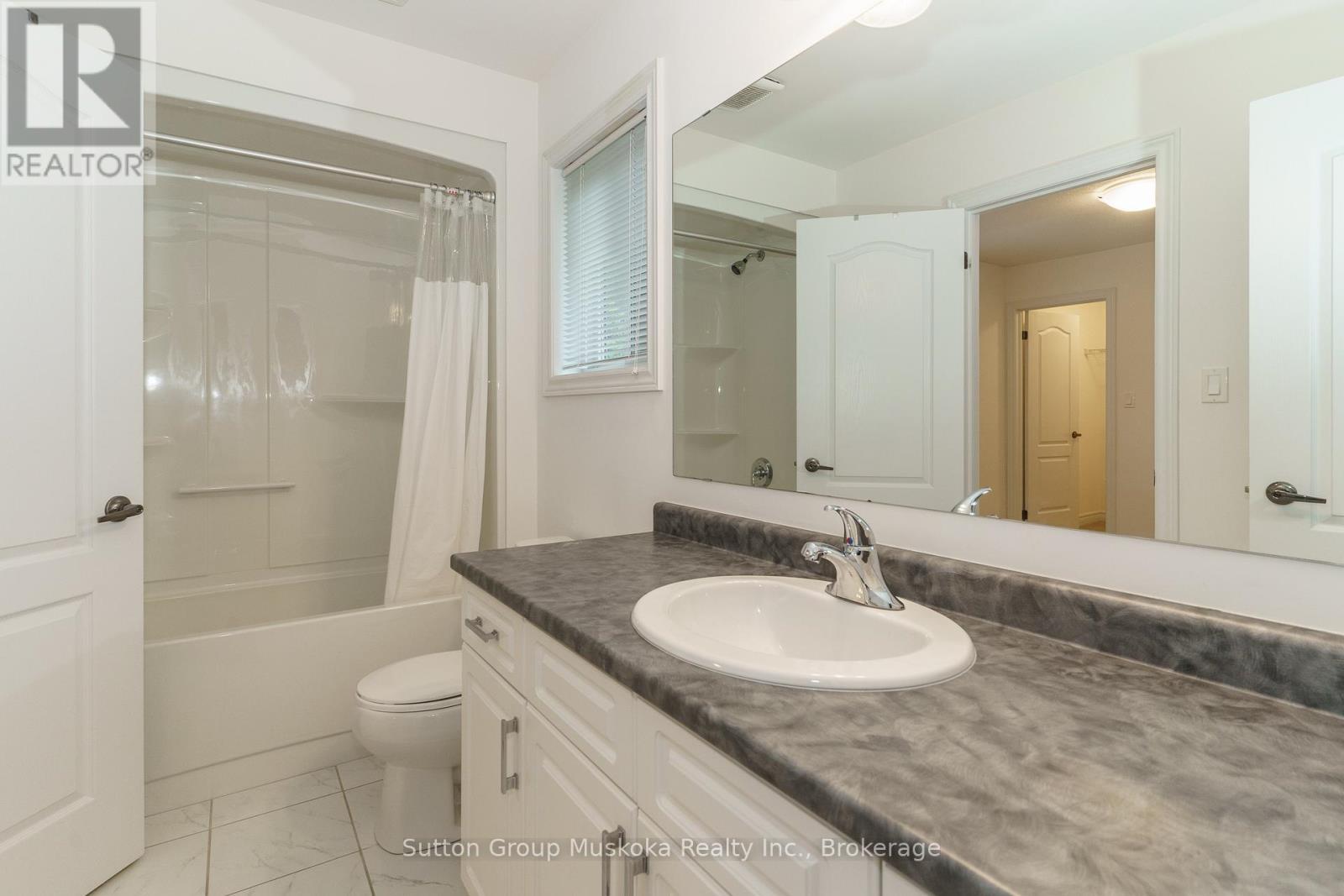 14 Braeside Crescent, Huntsville (Chaffey), ON - Indoor Photo Showing Bathroom