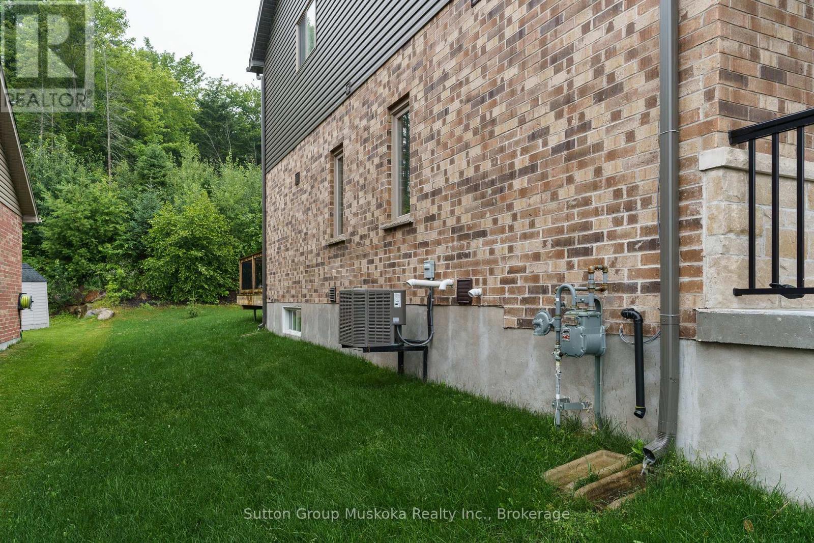 14 Braeside Crescent, Huntsville (Chaffey), ON - Outdoor