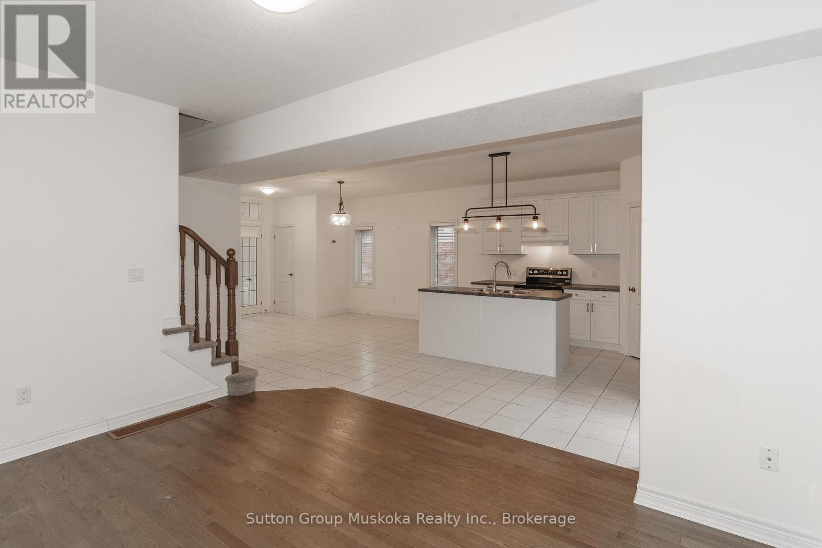 14 Braeside Crescent, Huntsville (Chaffey), ON - Indoor