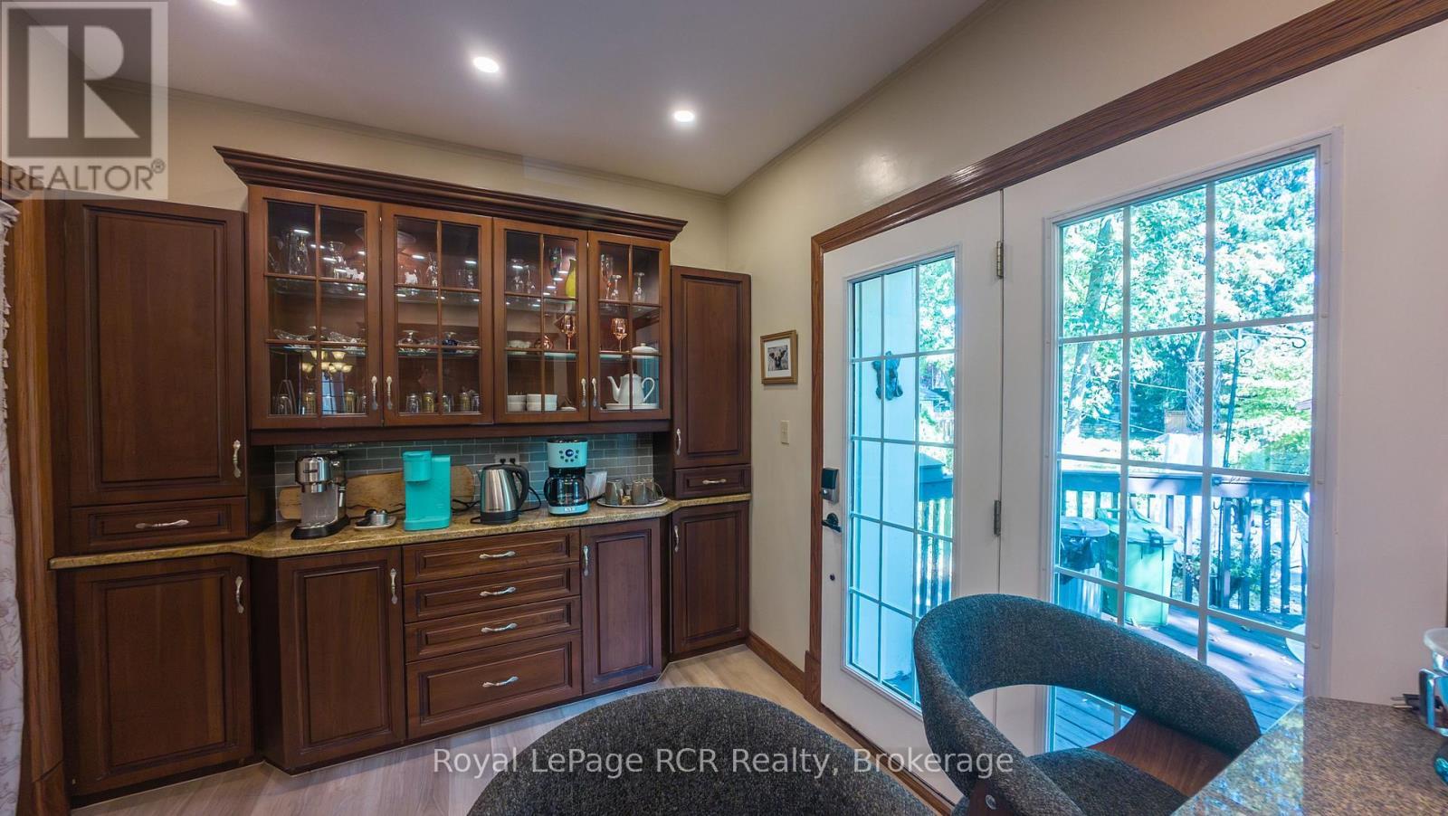 1069 4Th Avenue W, Owen Sound, ON - Indoor Photo Showing Other Room